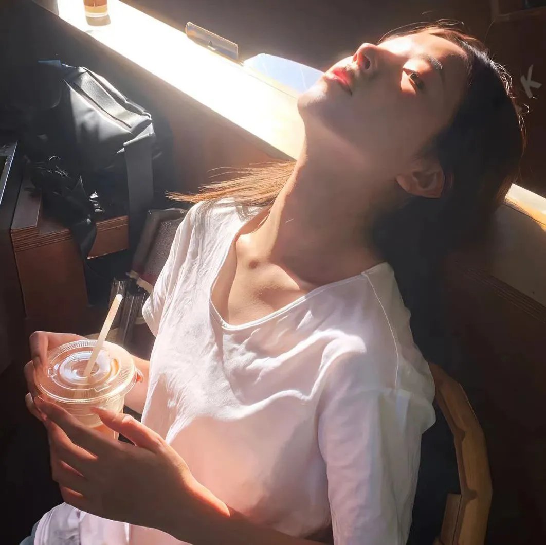 在此一群封面